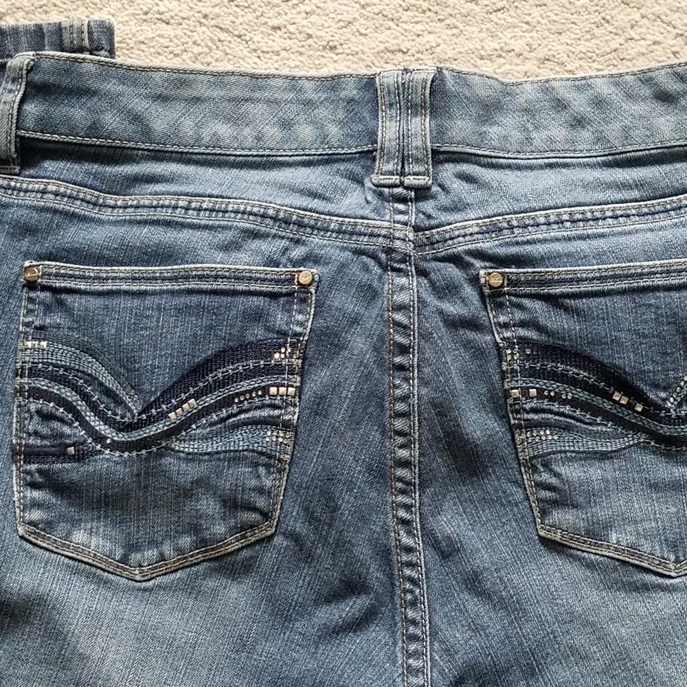 White House Black Market Size 6 Capri Jeans - Picture 7 of 9